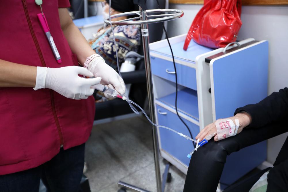 Capa da notícia: Governo do Distrito Federal reduz em 43,6% a fila de pacientes oncológicos